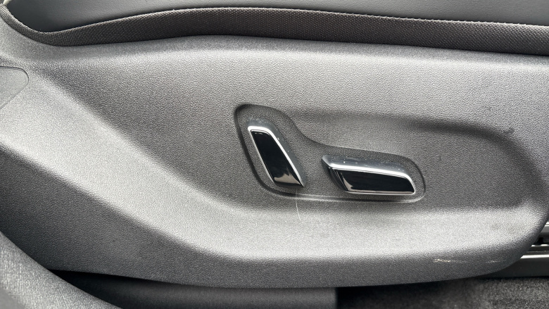 BYD Dolphin 150kW Design 60.4kWh 5dr Auto Electric Hatchback